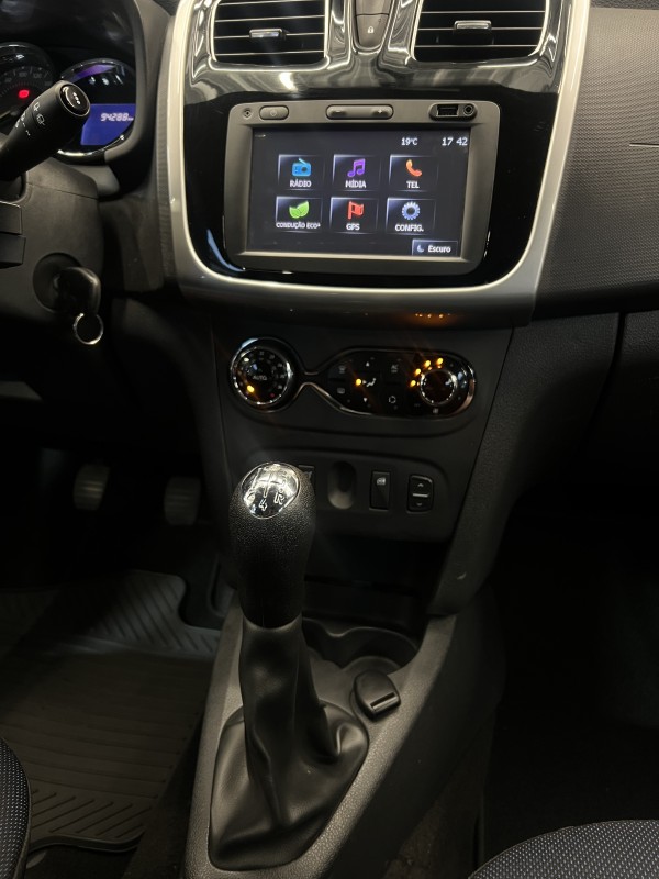 SANDERO 1.6 DYNAMIQUE 8V FLEX 4P MANUAL - 2015 - CAXIAS DO SUL