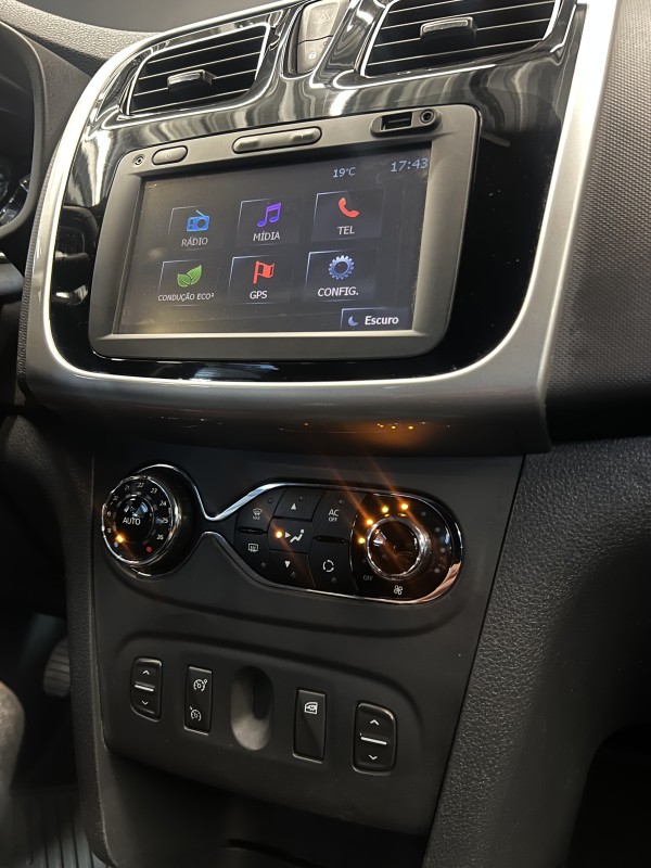 SANDERO 1.6 DYNAMIQUE 8V FLEX 4P MANUAL - 2015 - CAXIAS DO SUL
