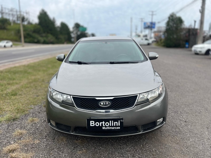 CERATO 1.6 SEDAN 16V GASOLINA 4P MANUAL - 2011 - FARROUPILHA