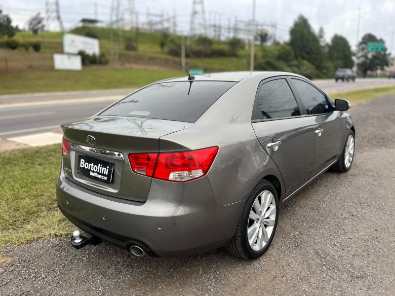 CERATO 1.6 SEDAN 16V GASOLINA 4P MANUAL - 2011 - FARROUPILHA