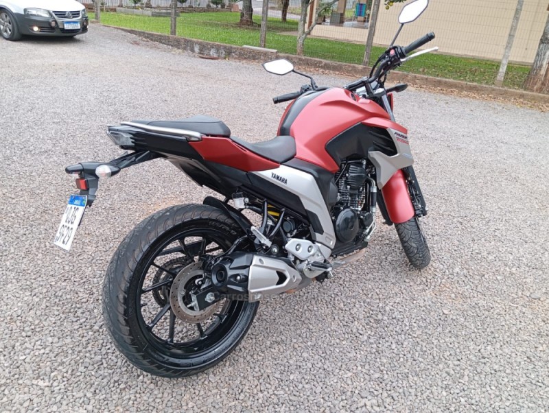 FAZER 250IE LIMITED ED - 2019 - PICADA CAFé