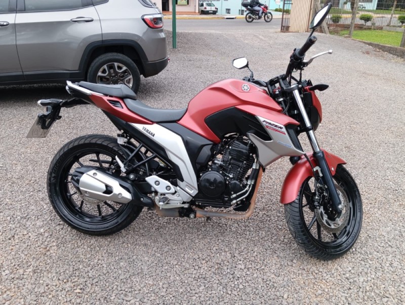 FAZER 250IE LIMITED ED - 2019 - PICADA CAFé