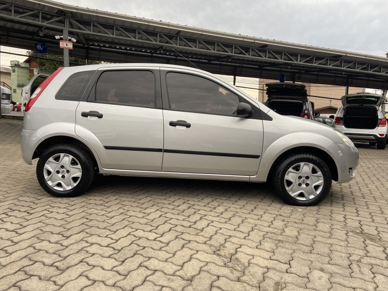 FIESTA 1.0 MPI PERSONNALITÉ 8V GASOLINA 4P MANUAL - 2004 - CAXIAS DO SUL