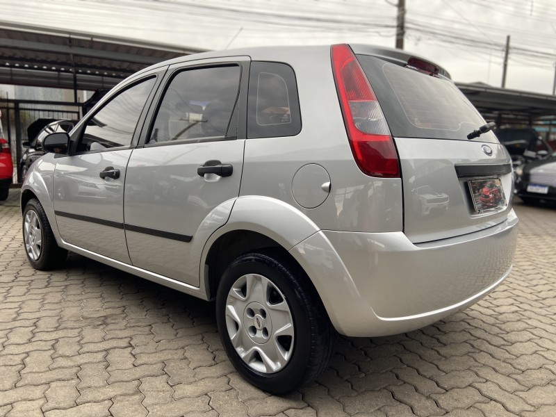 FIESTA 1.0 MPI PERSONNALITÉ 8V GASOLINA 4P MANUAL - 2004 - CAXIAS DO SUL