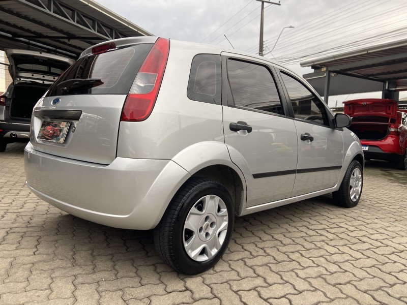 FIESTA 1.0 MPI PERSONNALITÉ 8V GASOLINA 4P MANUAL - 2004 - CAXIAS DO SUL