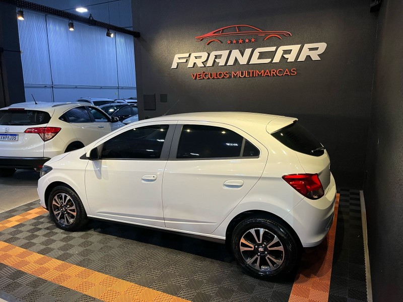 ONIX 1.4 MPFI LTZ 8V FLEX 4P MANUAL - 2015 - ANTôNIO PRADO