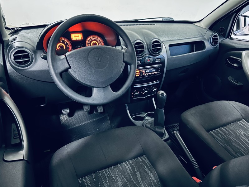 SANDERO 1.0 AUTHENTIQUE 16V FLEX 4P MANUAL - 2013 - CAXIAS DO SUL