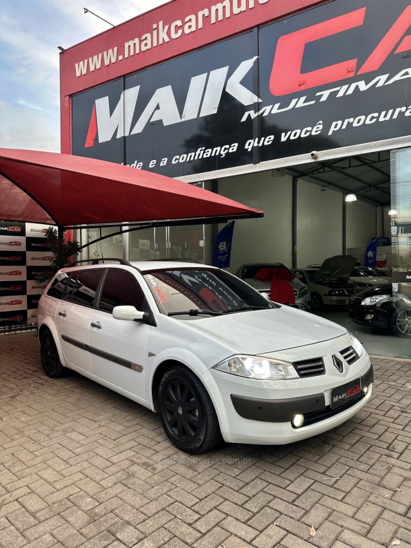 MÉGANE 1.6 DYNAMIQUE GRAND TOUR 16V FLEX 4P MANUAL - 2011 - ESTâNCIA VELHA