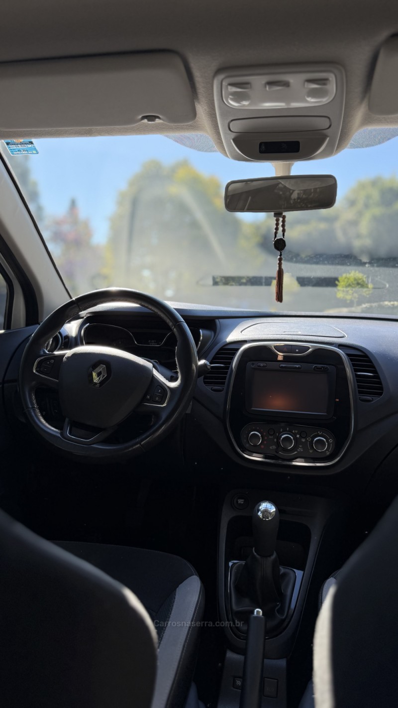 CAPTUR 1.6 16V SCE FLEX ZEN MANUAL - 2018 - FARROUPILHA