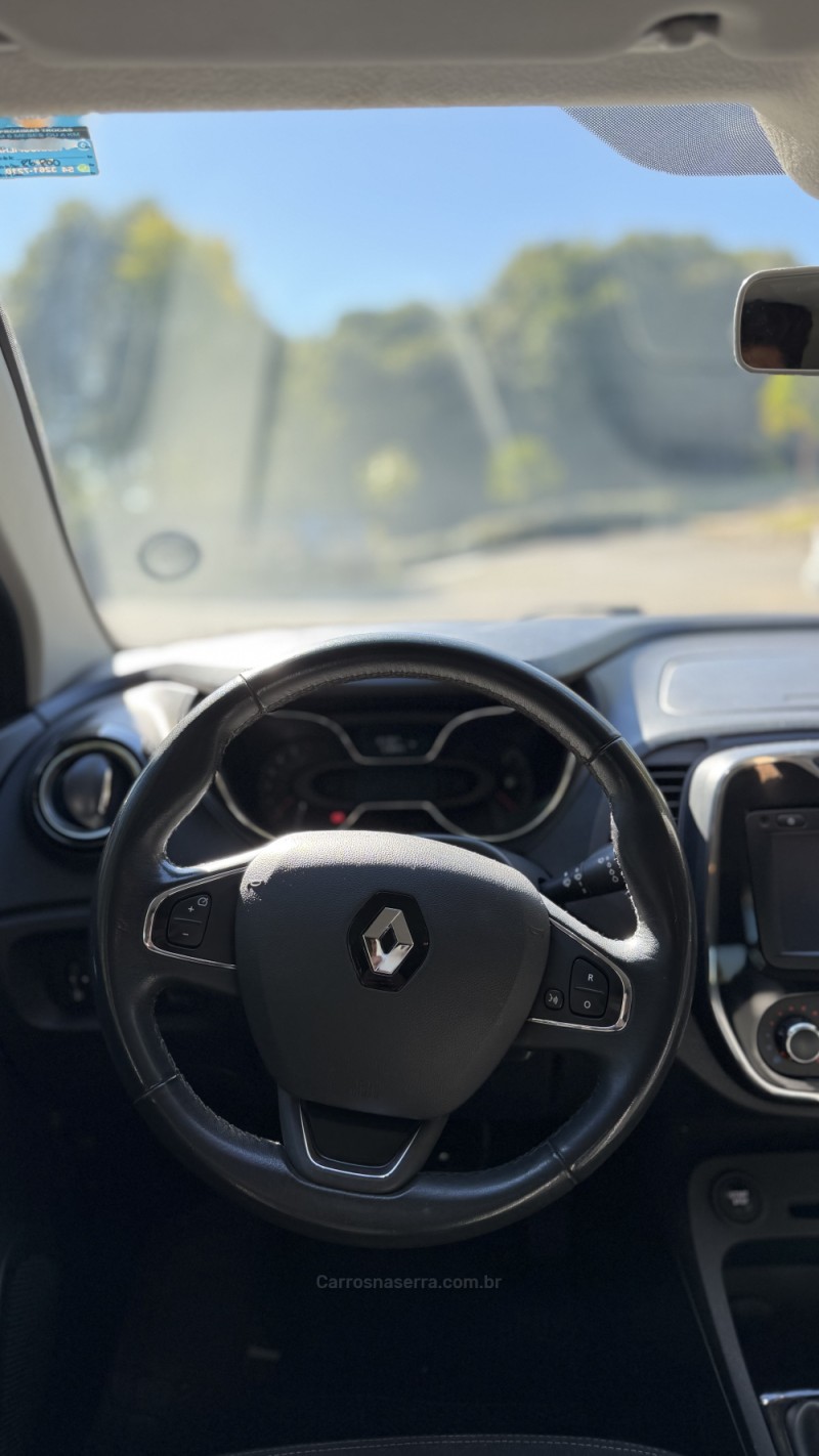 CAPTUR 1.6 16V SCE FLEX ZEN MANUAL - 2018 - FARROUPILHA