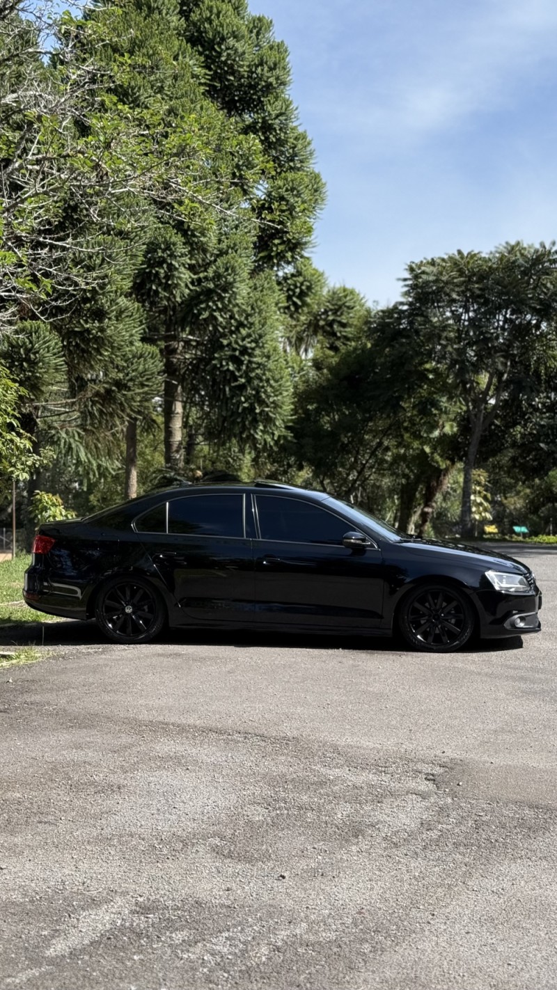 JETTA 2.0 COMFORTLINE FLEX 4P TIPTRONIC - 2013 - FARROUPILHA