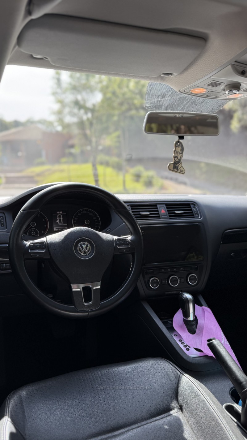 JETTA 2.0 COMFORTLINE FLEX 4P TIPTRONIC - 2013 - FARROUPILHA