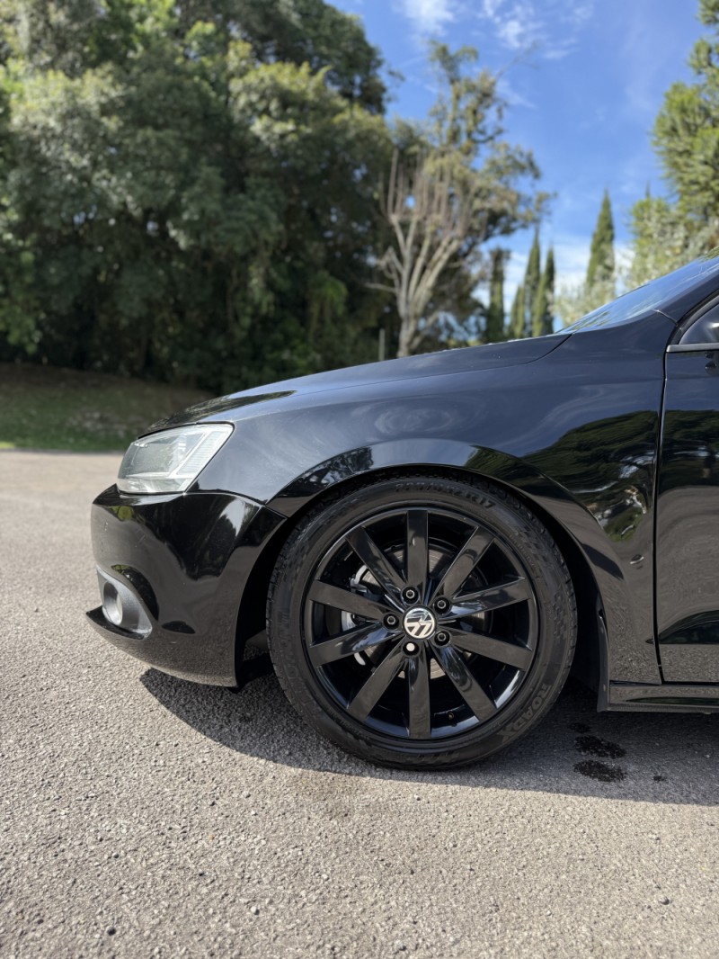 JETTA 2.0 COMFORTLINE FLEX 4P TIPTRONIC - 2013 - FARROUPILHA