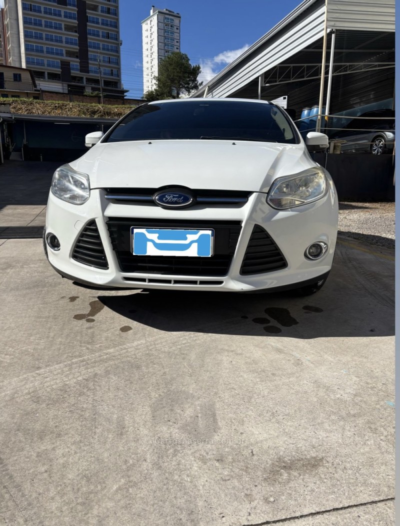 FOCUS 1.6 S 16V FLEX 4P MANUAL - 2015 - FARROUPILHA