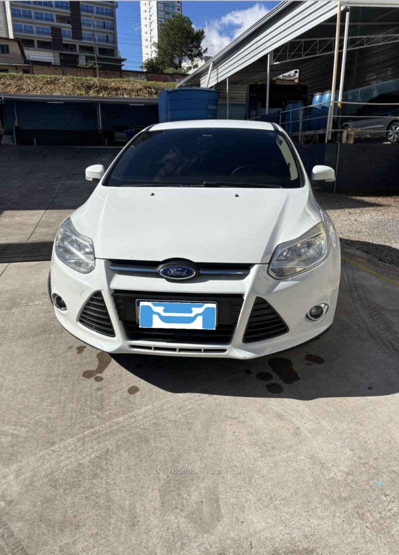 FOCUS 1.6 S 16V FLEX 4P MANUAL - 2015 - FARROUPILHA