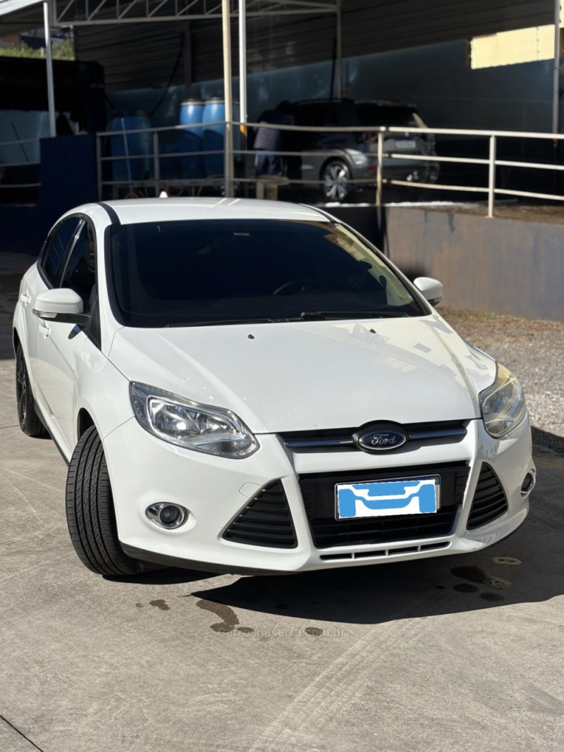 FOCUS 1.6 S 16V FLEX 4P MANUAL - 2015 - FARROUPILHA