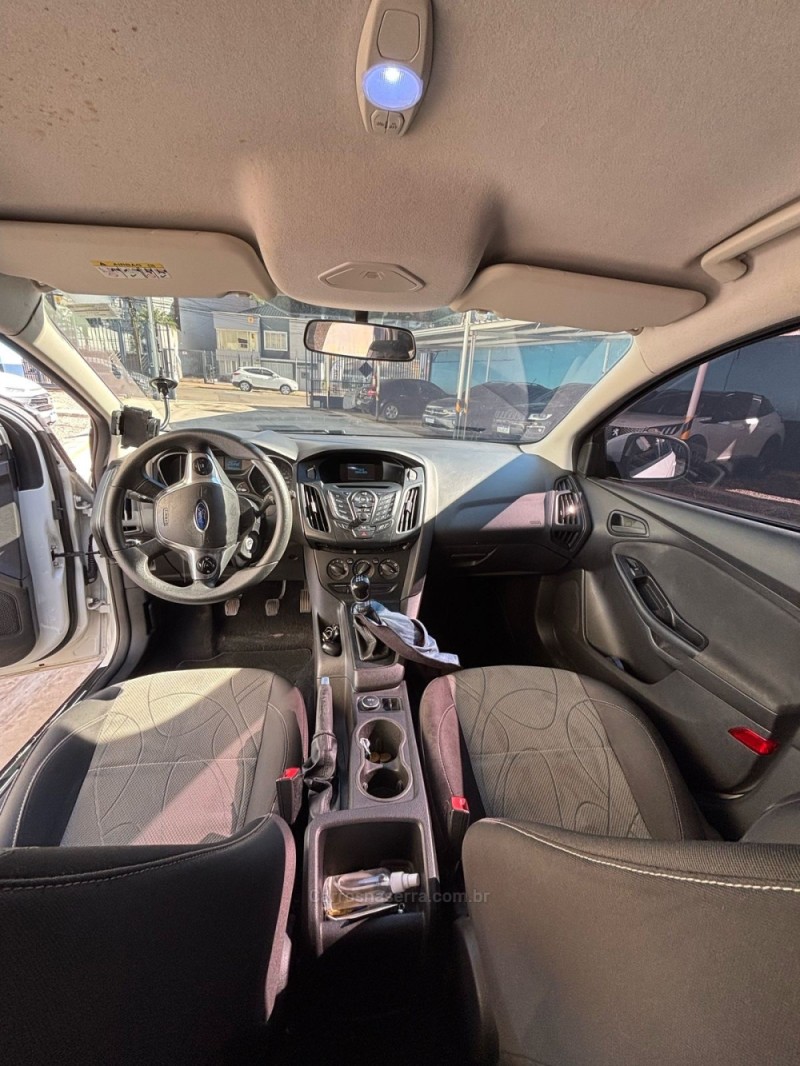 FOCUS 1.6 S 16V FLEX 4P MANUAL - 2015 - FARROUPILHA