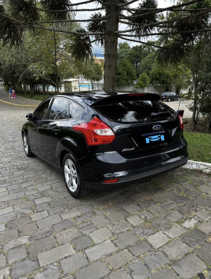FOCUS 1.6 SE PLUS 16V FLEX 4P MANUAL - 2014 - FARROUPILHA