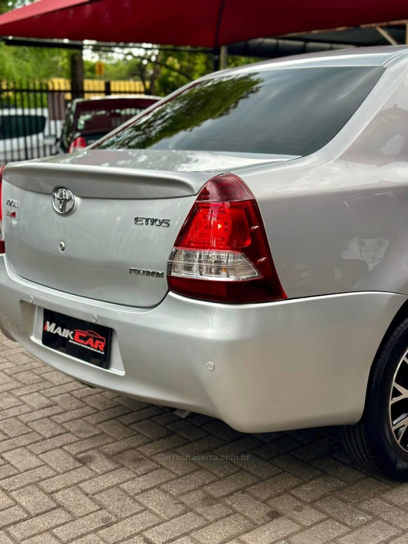 ETIOS 1.5 PLATINUM SEDAN 16V FLEX 4P AUTOMÁTICO - 2017 - ESTâNCIA VELHA