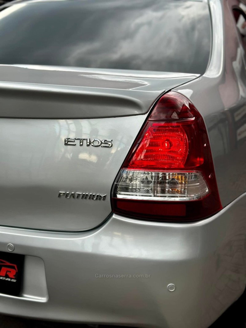 ETIOS 1.5 PLATINUM SEDAN 16V FLEX 4P AUTOMÁTICO - 2017 - ESTâNCIA VELHA