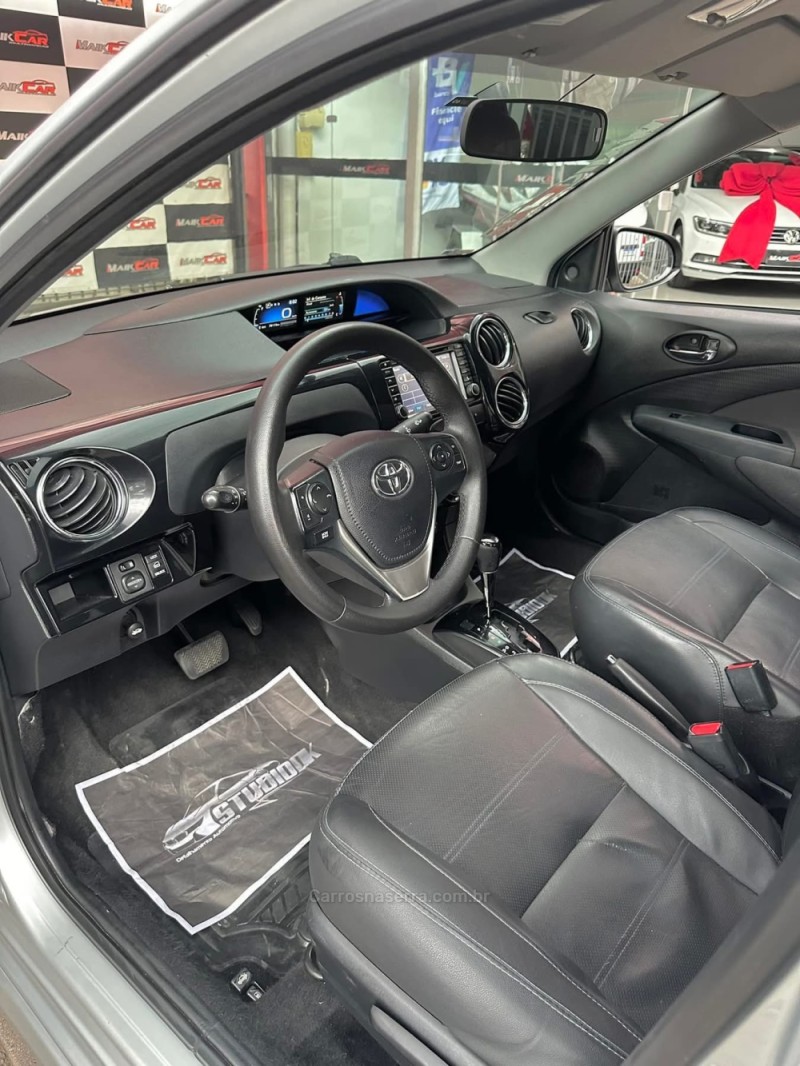 ETIOS 1.5 PLATINUM SEDAN 16V FLEX 4P AUTOMÁTICO - 2017 - ESTâNCIA VELHA