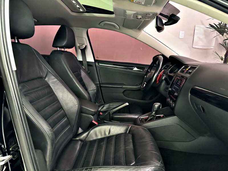 JETTA 2.0 TSI HIGHLINE 211CV GASOLINA 4P DSG - 2016 - CAXIAS DO SUL