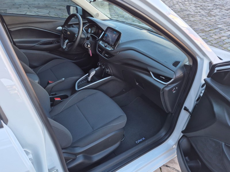 ONIX 1.0 LT 12V TURBO FLEX 4P AUTOMÁTICO - 2023 - CAXIAS DO SUL