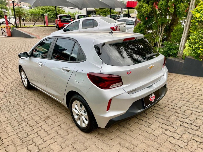 ONIX 1.0 LT 12V FLEX 4P MANUAL - 2023 - TEUTôNIA