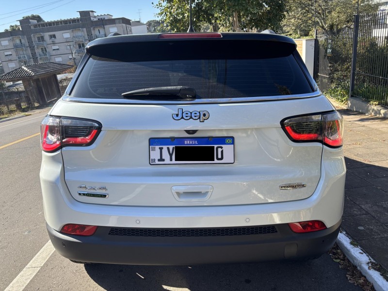 COMPASS 2.0 16V DIESEL LONGITUDE 4X4 AUTOMÁTICO - 2017 - FARROUPILHA