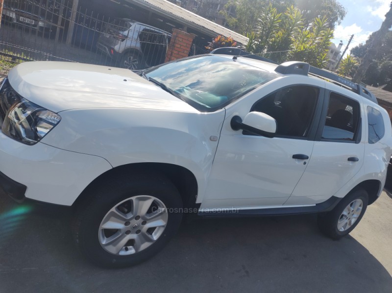 DUSTER 1.6 EXPRESSION 4X2 16V FLEX 4P AUTOMÁTICO - 2020 - GRAMADO