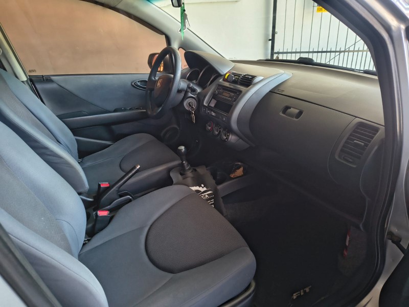 FIT 1.4 LXL 8V GASOLINA 4P MANUAL - 2005 - CAXIAS DO SUL