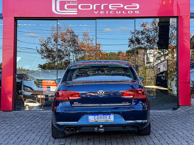 PASSAT 2.0 FSI COMFORTLINE 16V GASOLINA 4P TIPTRONIC - 2011 - CANELA
