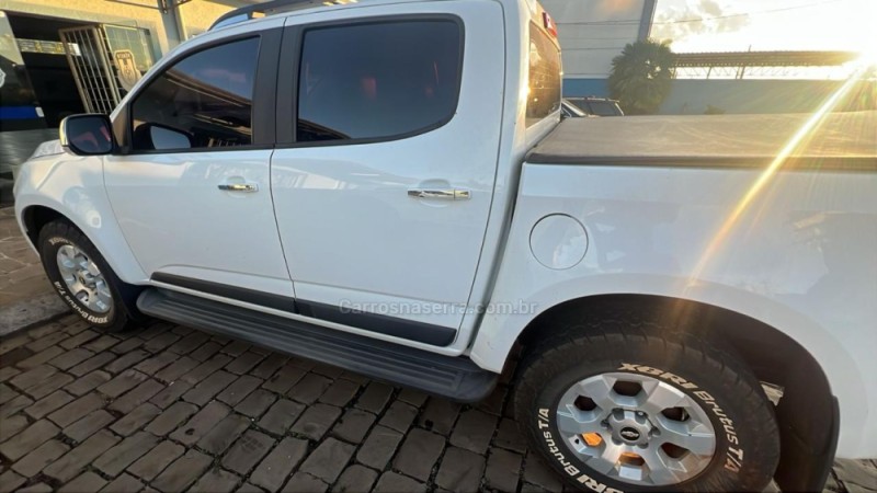 S10 2.4 LT 4X2 CD 8V FLEX 4P MANUAL - 2013 - VACARIA