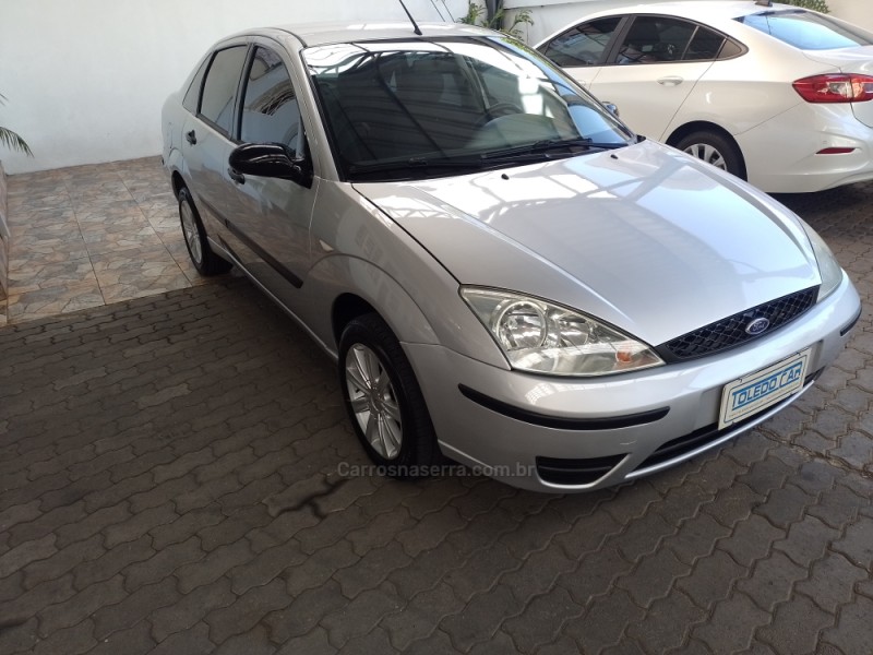 FOCUS 1.6 GLX 8V GASOLINA 4P MANUAL - 2005 - CAXIAS DO SUL