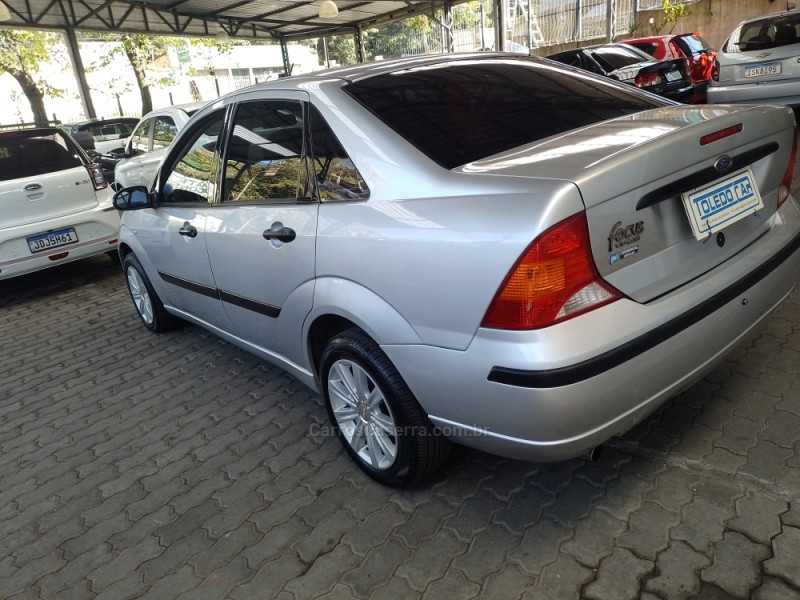 FOCUS 1.6 GLX 8V GASOLINA 4P MANUAL - 2005 - CAXIAS DO SUL
