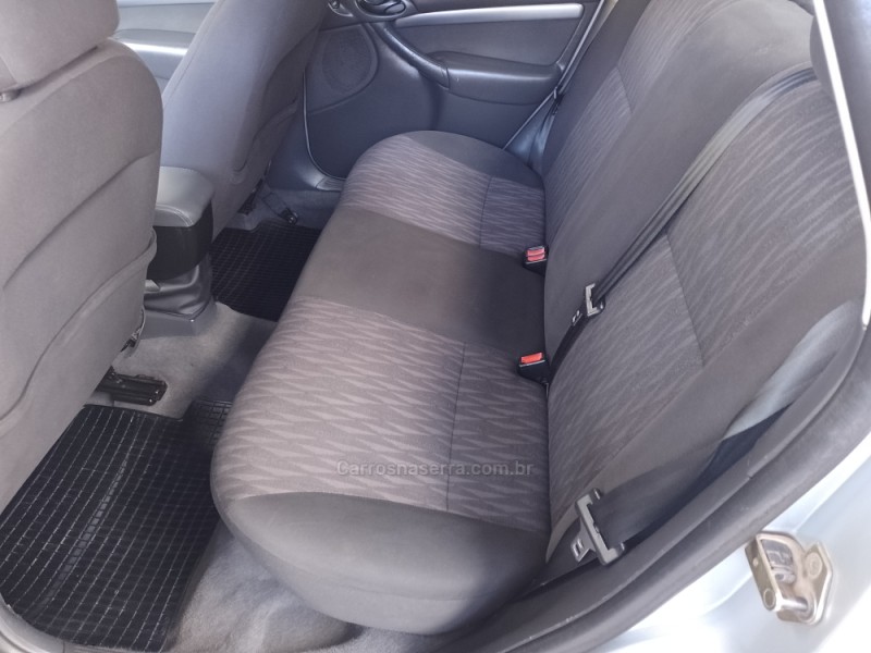 FOCUS 1.6 GLX 8V GASOLINA 4P MANUAL - 2005 - CAXIAS DO SUL