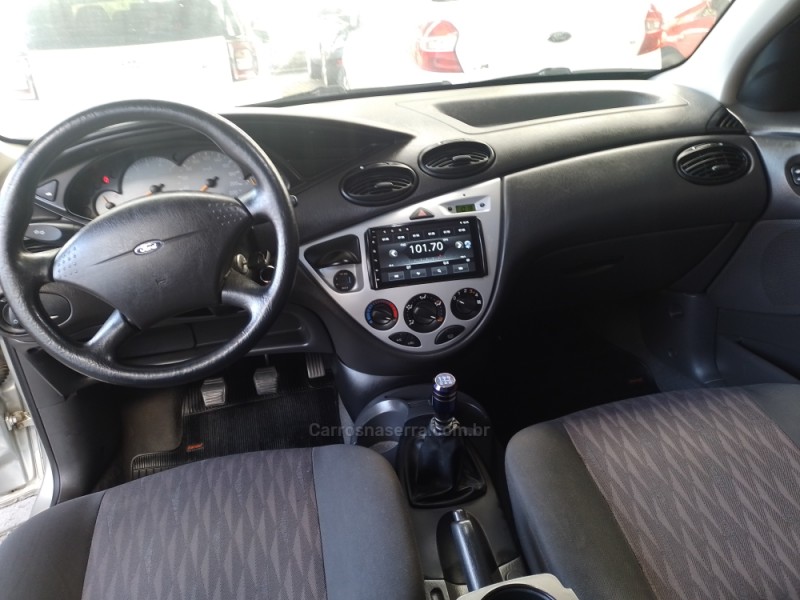 FOCUS 1.6 GLX 8V GASOLINA 4P MANUAL - 2005 - CAXIAS DO SUL