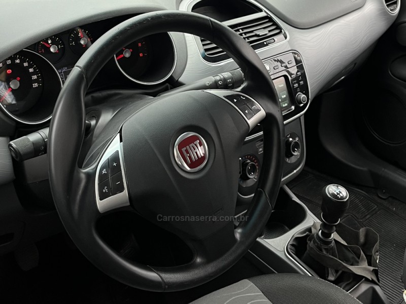 PUNTO 1.6 ESSENCE 16V FLEX 4P MANUAL - 2016 - VACARIA