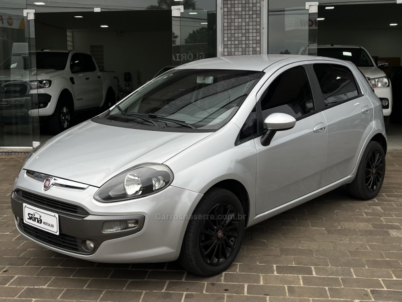 PUNTO 1.6 ESSENCE 16V FLEX 4P MANUAL - 2016 - VACARIA