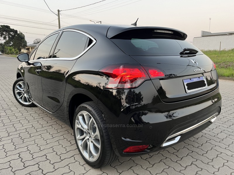 DS4 1.6 THP CHIC 165 16V TURBO GASOLINA 4P AUTOMÁTICO - 2015 - CAXIAS DO SUL