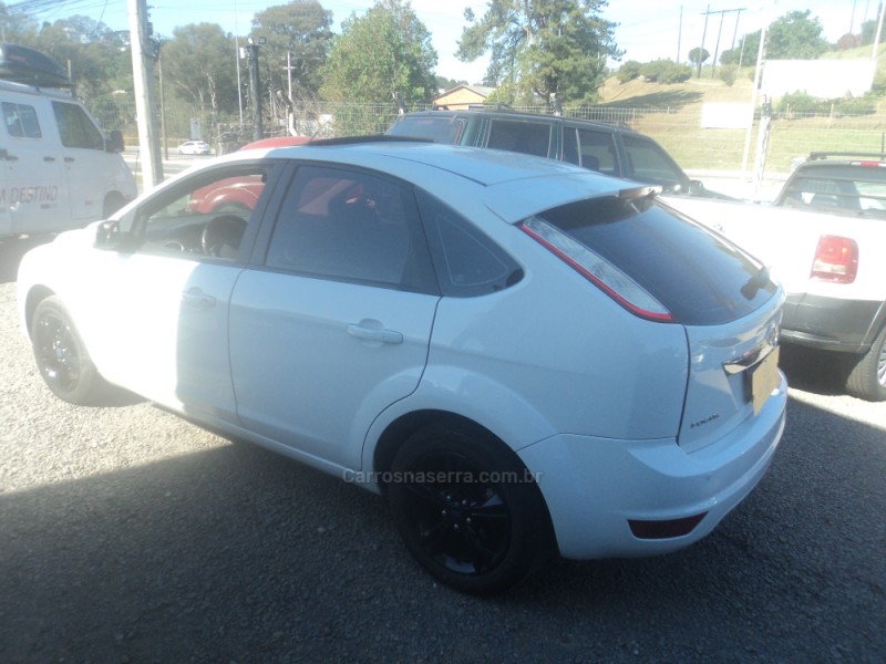 FOCUS 1.6 GLX 16V FLEX 4P MANUAL - 2013 - FARROUPILHA