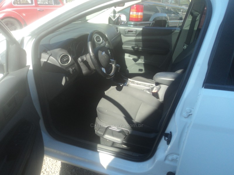 FOCUS 1.6 GLX 16V FLEX 4P MANUAL - 2013 - FARROUPILHA