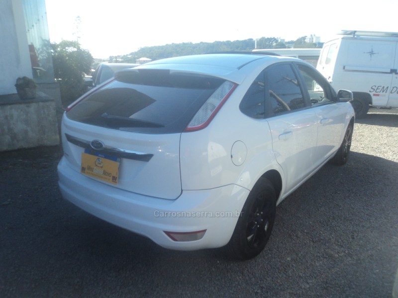 FOCUS 1.6 GLX 16V FLEX 4P MANUAL - 2013 - FARROUPILHA
