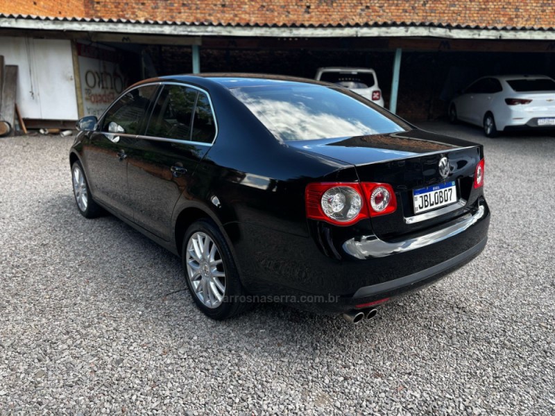 JETTA 2.5 I 20V 170CV GASOLINA 4P TIPTRONIC - 2008 - CAXIAS DO SUL