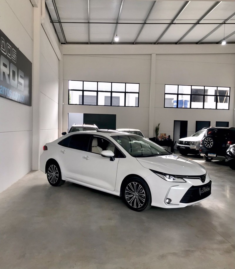 COROLLA 2.0 ALTIS PREMIUM 16V FLEX 4P AUTOMÁTICO - 2022 - LAJEADO