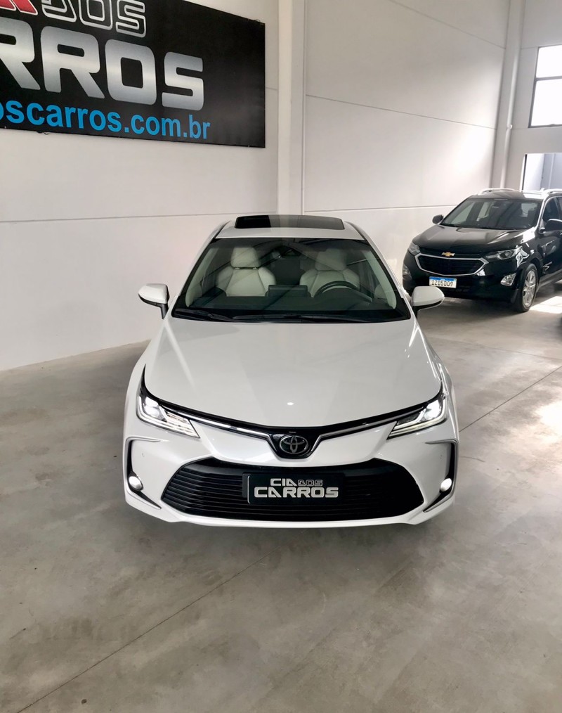 COROLLA 2.0 ALTIS PREMIUM 16V FLEX 4P AUTOMÁTICO - 2022 - LAJEADO
