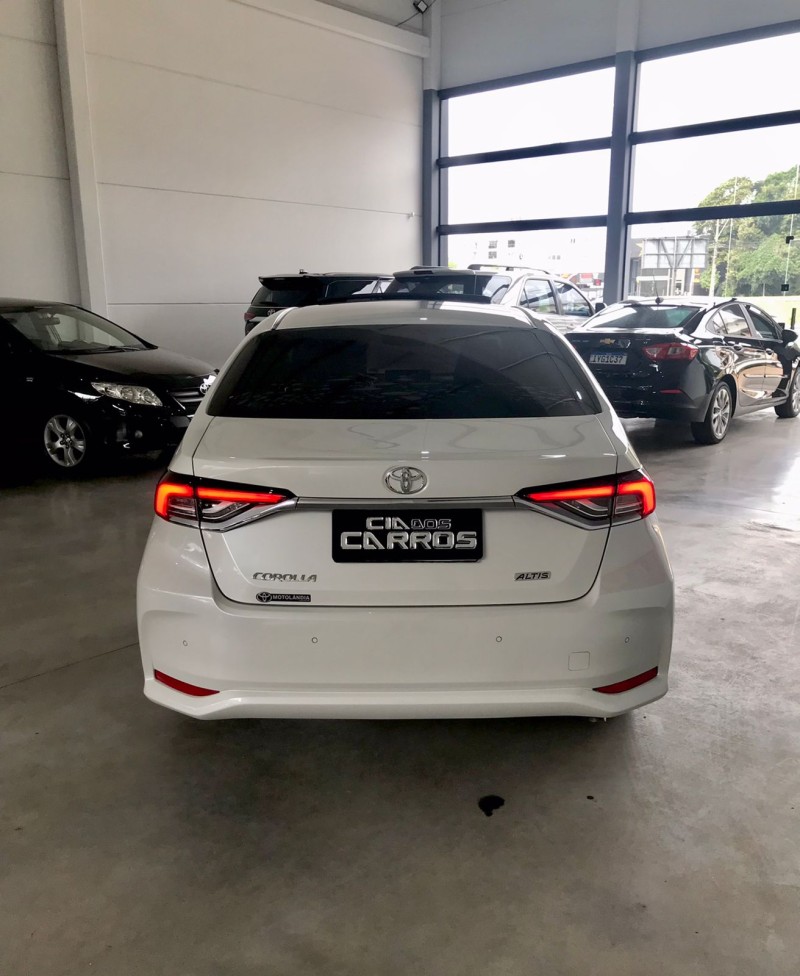 COROLLA 2.0 ALTIS PREMIUM 16V FLEX 4P AUTOMÁTICO - 2022 - LAJEADO