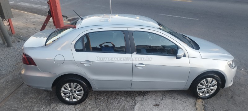 VOYAGE 1.0 MI TRENDLINE 8V FLEX 4P MANUAL - 2013 - FARROUPILHA