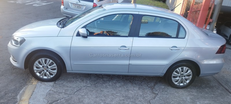 VOYAGE 1.0 MI TRENDLINE 8V FLEX 4P MANUAL - 2013 - FARROUPILHA