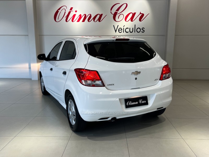 ONIX 1.0 JOY HATCH 8VFLEX 4P MANUAL - 2018 - FLORES DA CUNHA